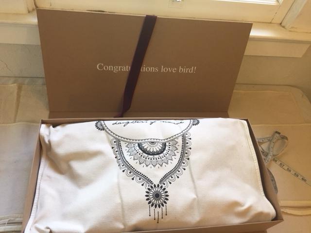 Craft Paper Printed Folding Gift Boxes Custom Logo Wedding Dress Packaging