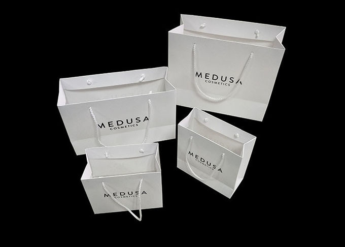White 300 Gsm Matte Paper Shopping Bags Matte Lamination With Ribbon Handle