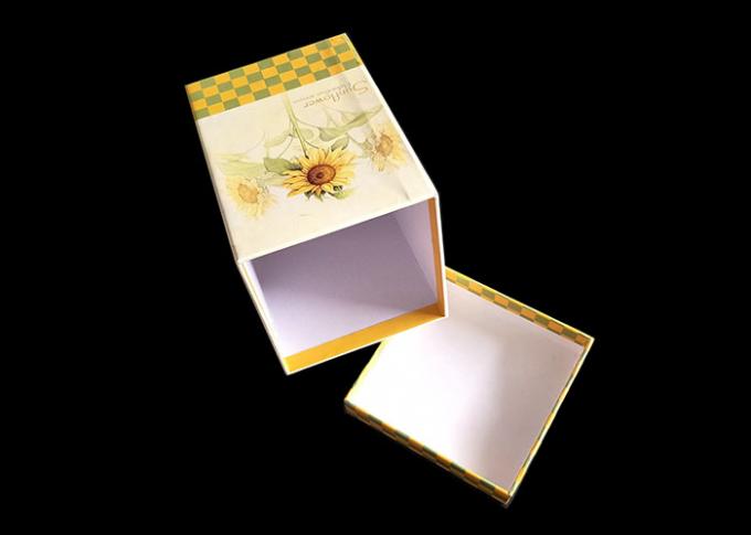 Fancy Flowers Printed Gift Box With Lid Moisture Proof Recyclable Cap Top