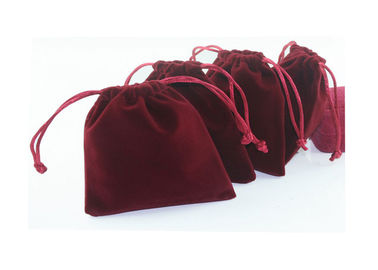 China Personalized Red Velvet Drawstring Pouch Foil Logo For Jewelly Packaing factory