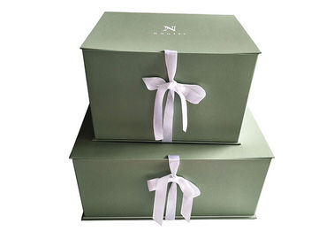 Light Green Foldable Paper Gift Box Stackable For Packaging Clothes Presents supplier