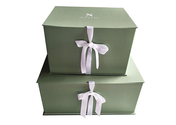 Light Green Foldable Paper Gift Box Stackable For Packaging Clothes Presents supplier